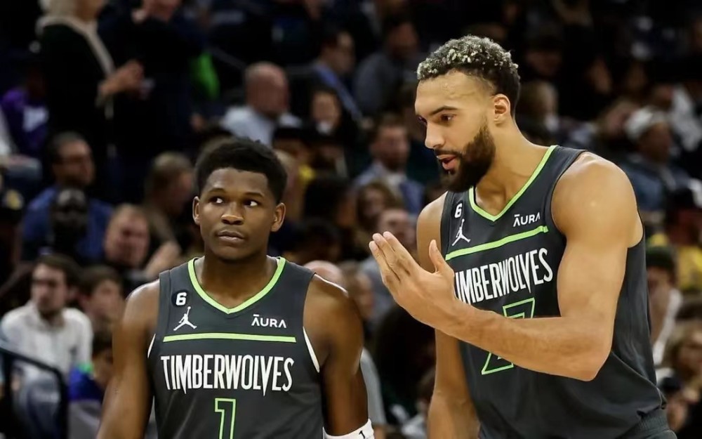  爱德华兹当选周最佳球员，森林狼终结快船连胜  