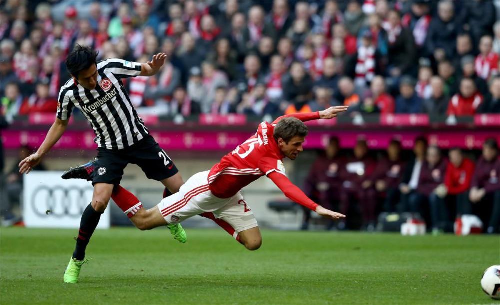  莱比锡红牛锋线组合联手破门，客场掀翻卫冕冠军  